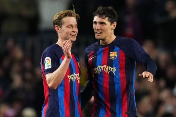 Barcelona star nears return as Manchester United moves to sign him.