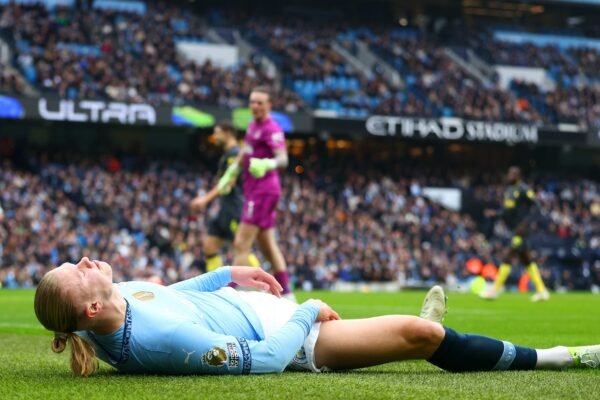 Erling Haaland misses a penalty as Manchester City falls into Everton's trap in the Premier League