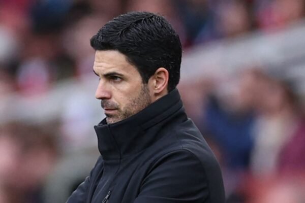 Why can Arteta be considered only a coach and not a technical director?